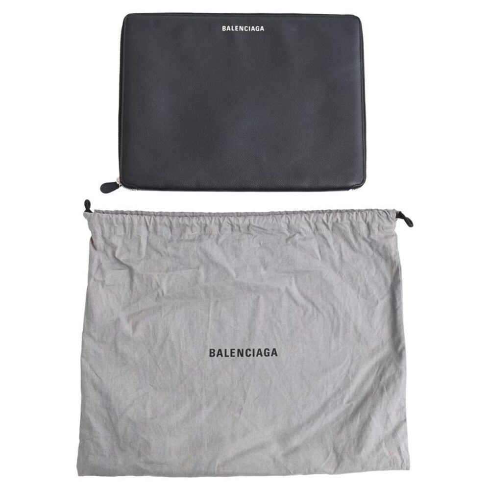 Balenciaga Zipped Logo Portfolio in Black Leather - Picture 12 of 12
